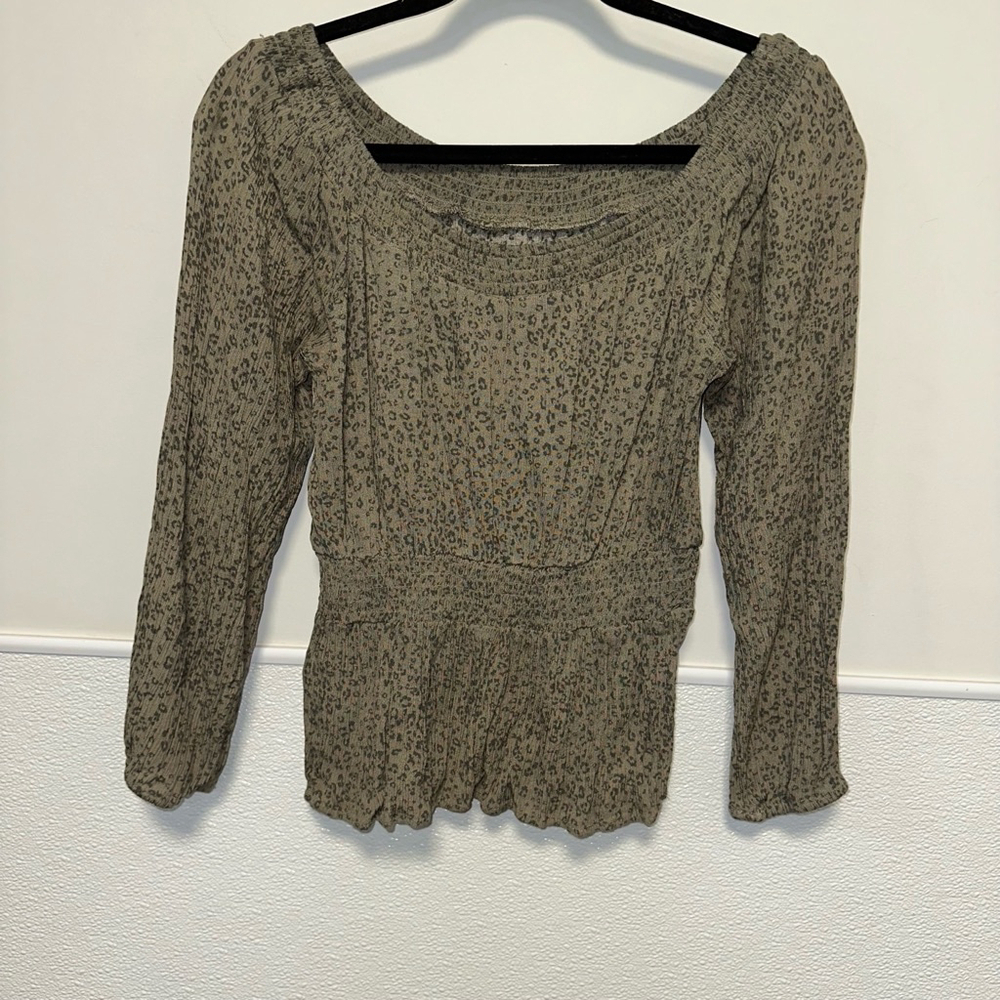 Women's Hippie Rose Blouse Size M Green Animal Print Long Sleeve - Picture 4 of 10